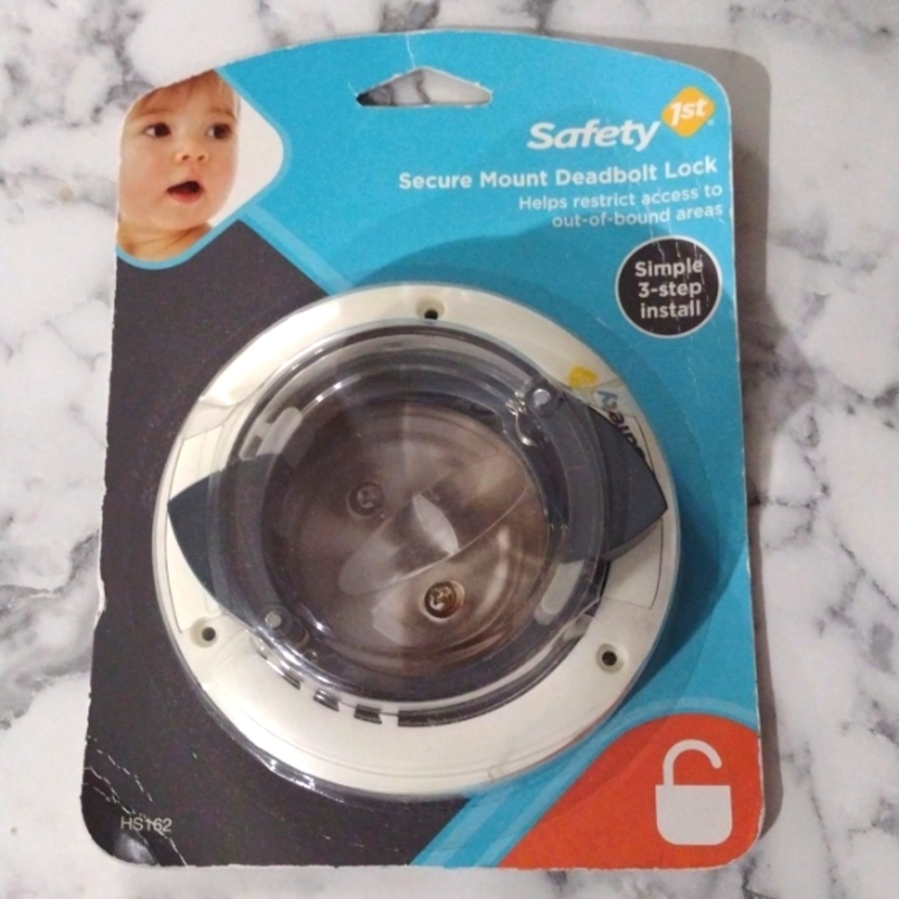 Safety 1st Secure Mount Deadbolt Lock